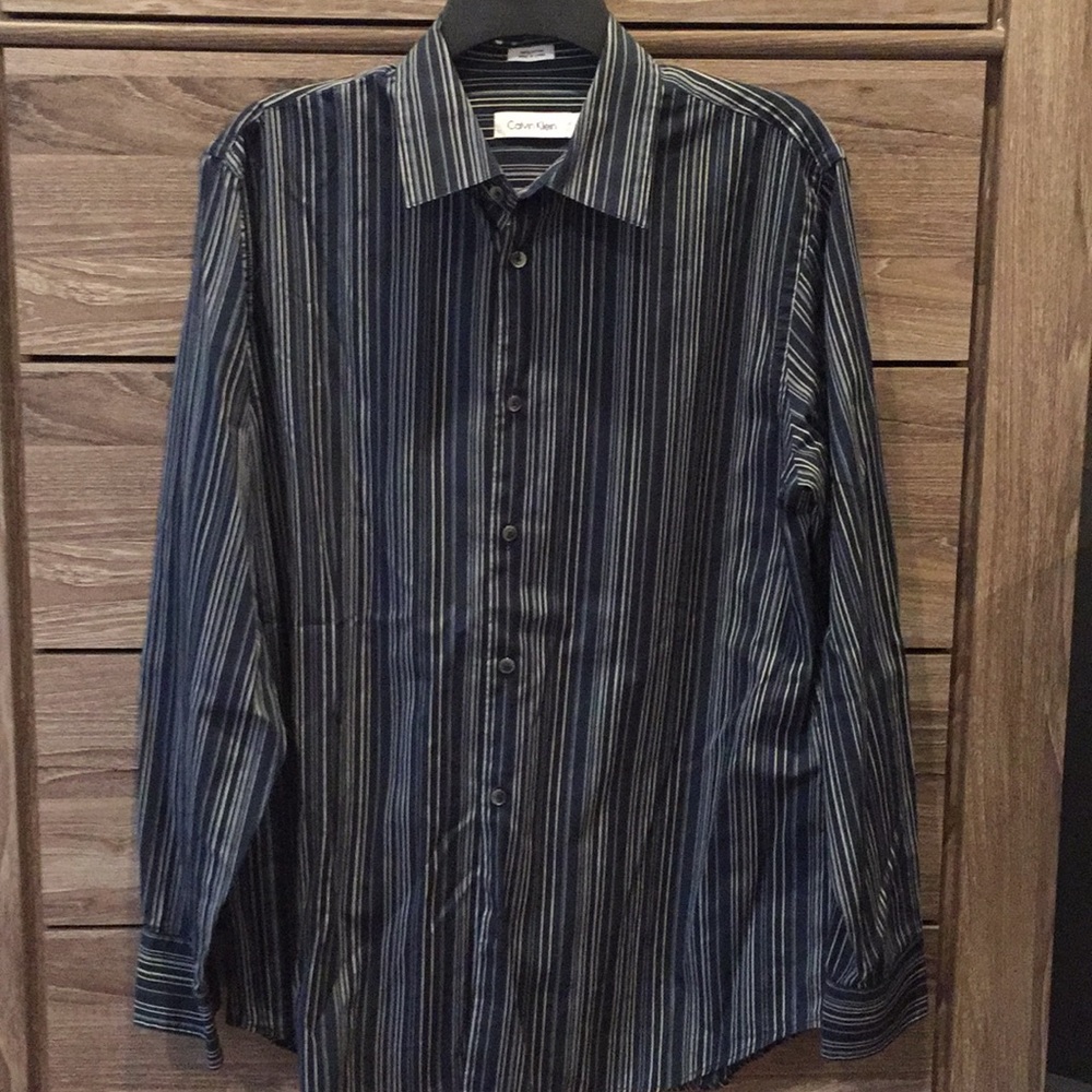 Calvin Klein men’s long sleeve dress shirt